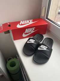 Nike victori one чорні шльопки сланці капці тапки тапочки