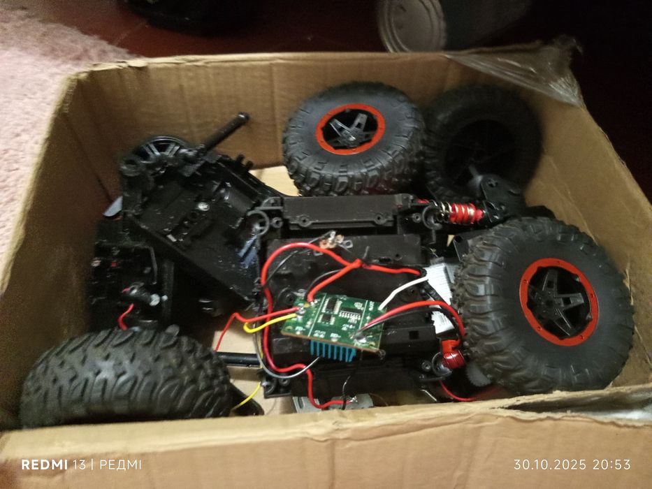 Продам радіо машинки та запчастини читати опис