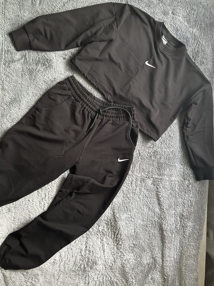 Жіночий костюм Nike