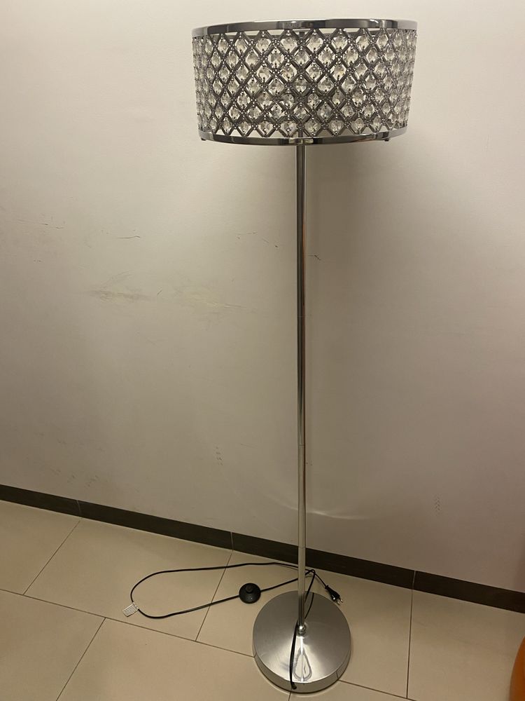 Lampa podlogowa