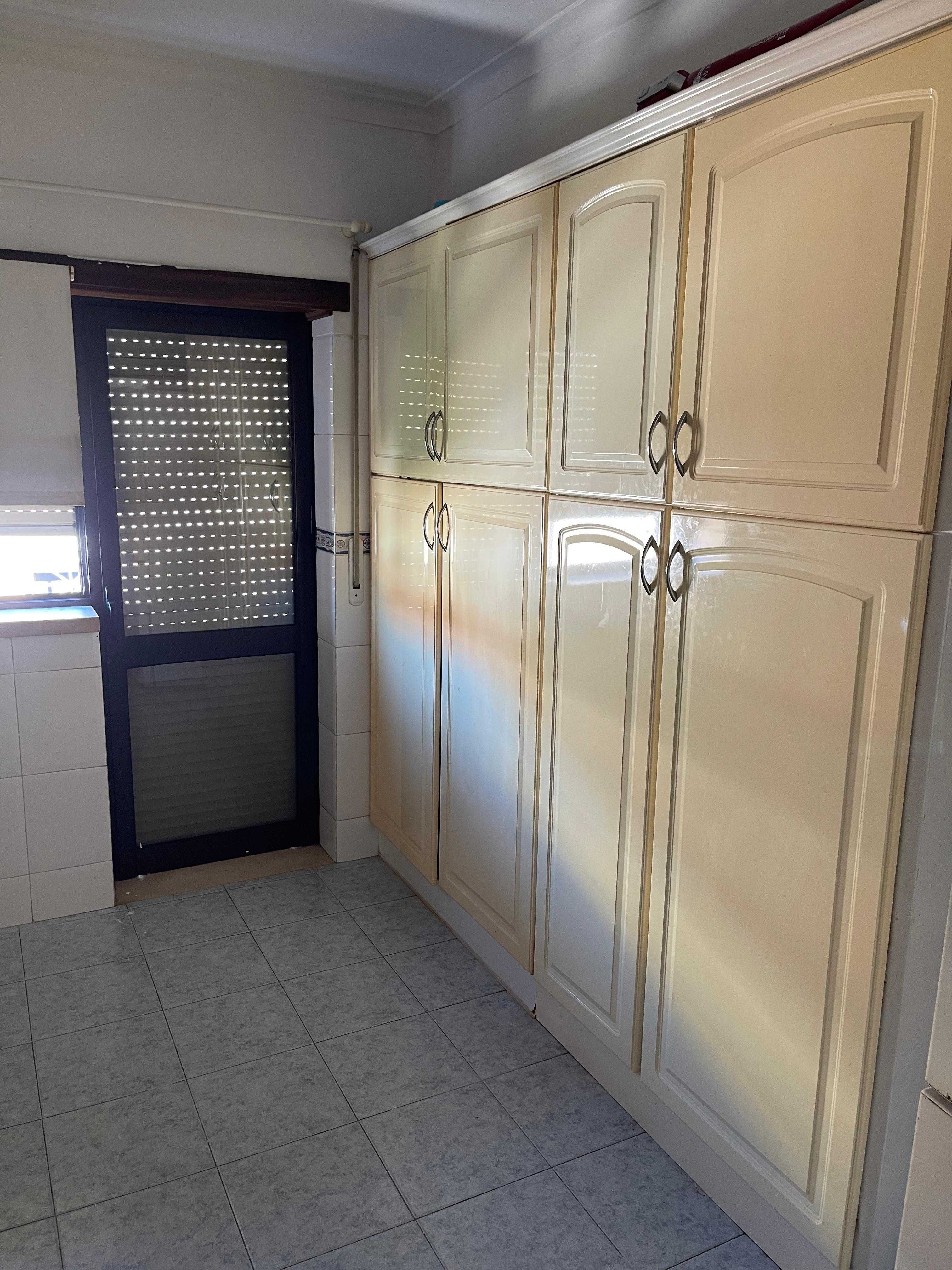 Arrendo apartamento T3 Próximo da estação do entroncamento.