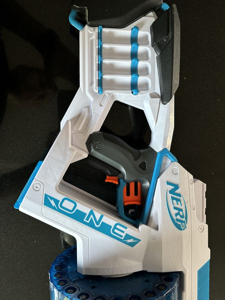Nerf Ultra One ze strzałkami