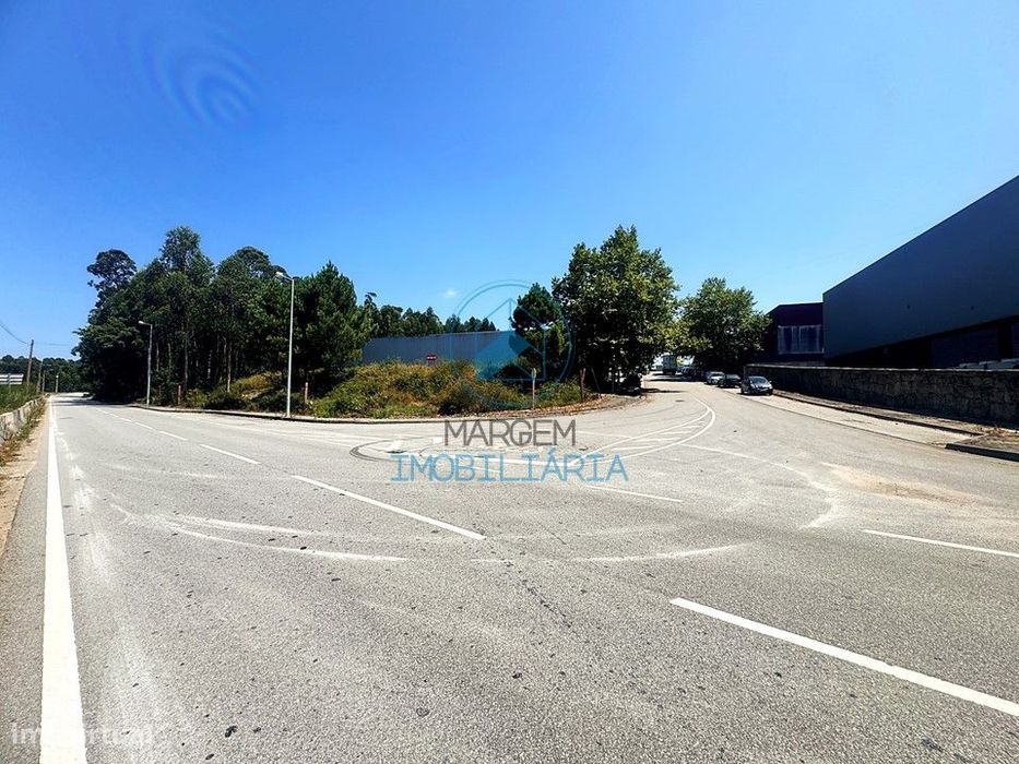 Terreno industrial c/2044 m2 em Jesufrei – V.N.Famalicão