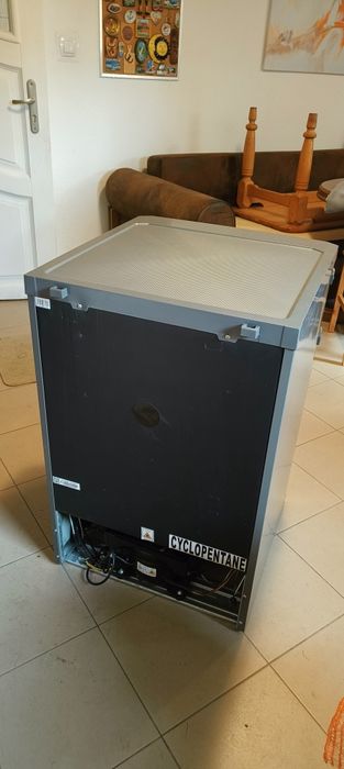 Lodówko-zamrażarka Amica FM137.3X jednodrzwiowe 84,5 cm Srebrna