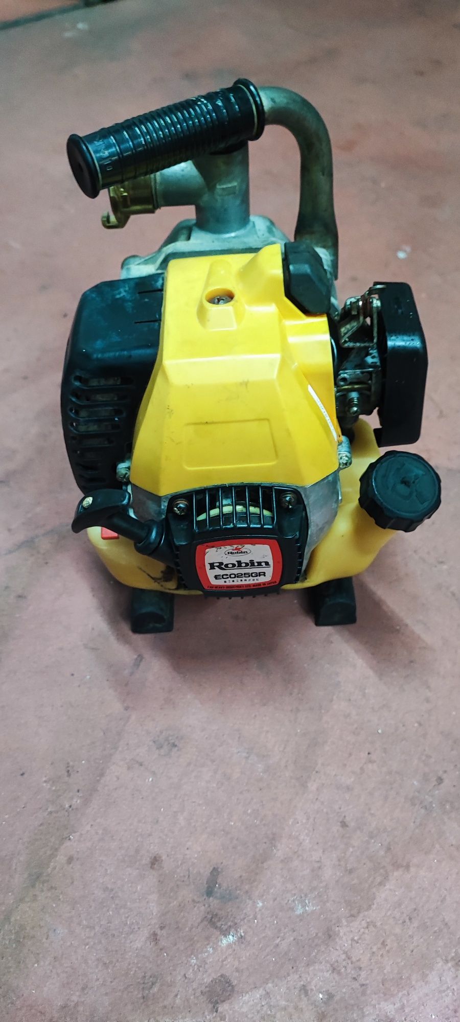 Vendo motor de rega Robin