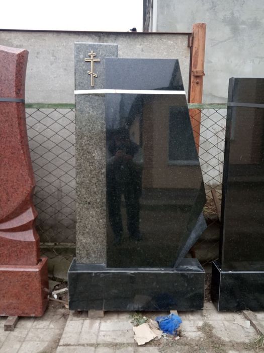 Виріб одинарний з каменю