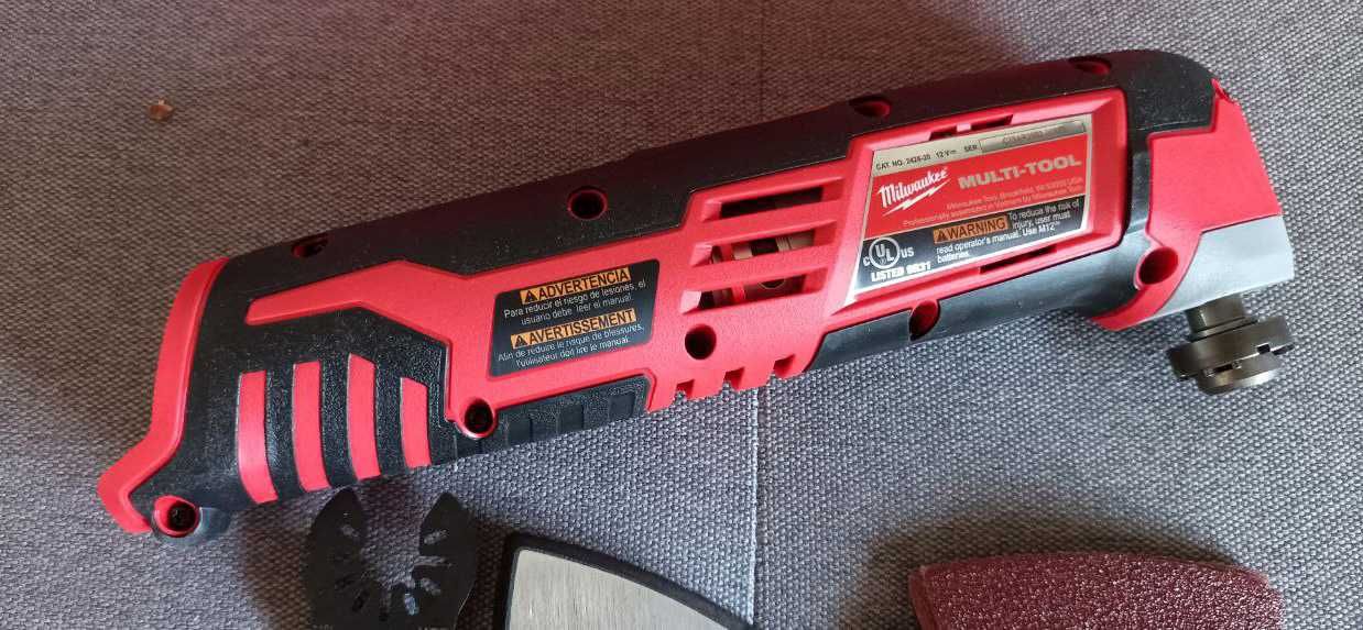 Акумуляторний мультирізак Milwaukee M12 2426-20  (MT-0) реноватор