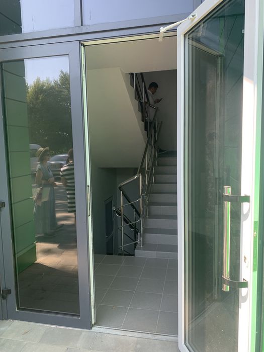 Оренда нж Піонерський квартал Чабани 145кв,м фасад