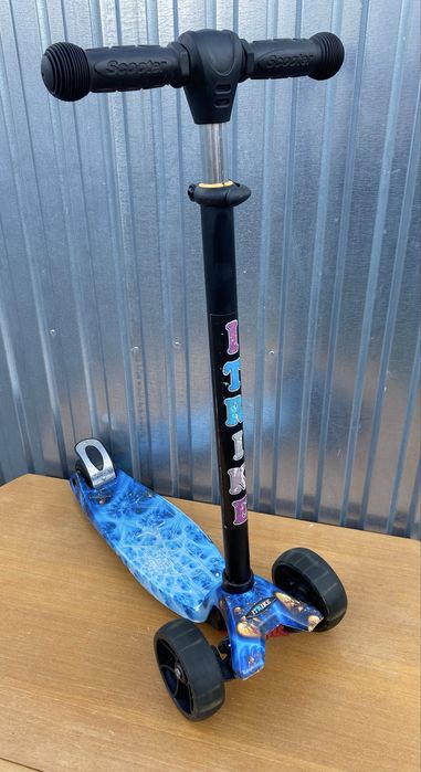 Дитячий триколісний самокат