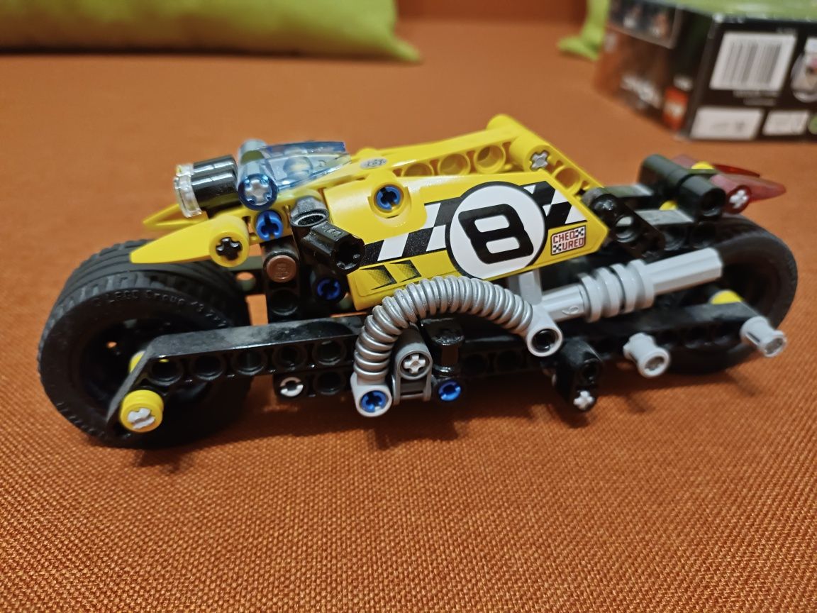 LEGO technic 42058