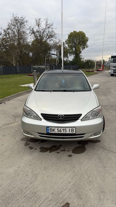Продам Тойоту камрі