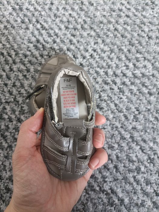 Sandałki-paputki niemowlęce 12-18miesięcy