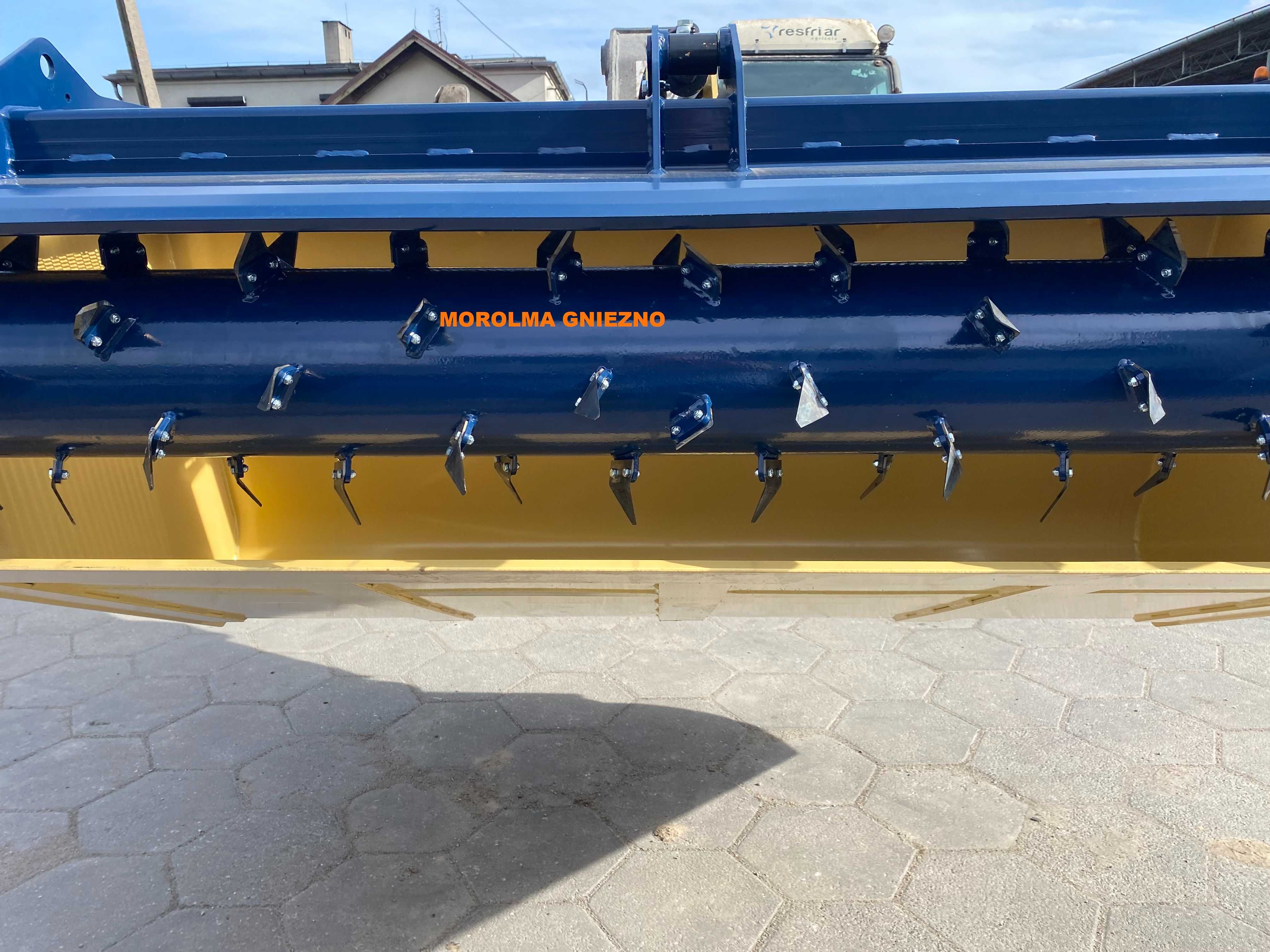 Łyżka do zadawania pasz z frezem hydraulicznym i nożami FK MACHINERY