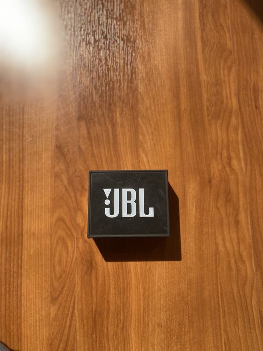 Coluna JBL Essential One.
