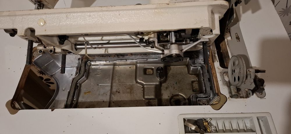 Промышленная швейная машинка