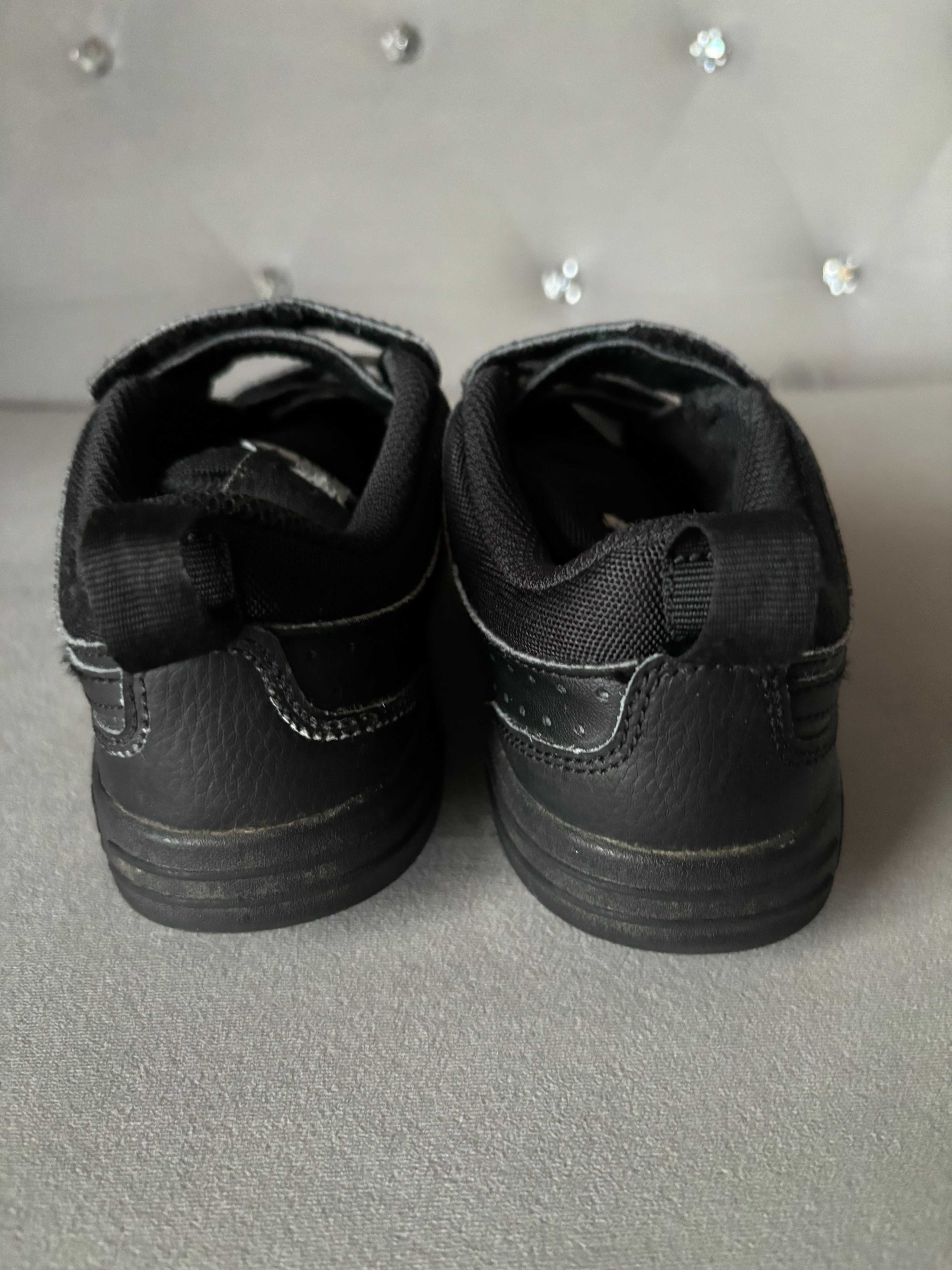 Buty sportowe Nike 31,5