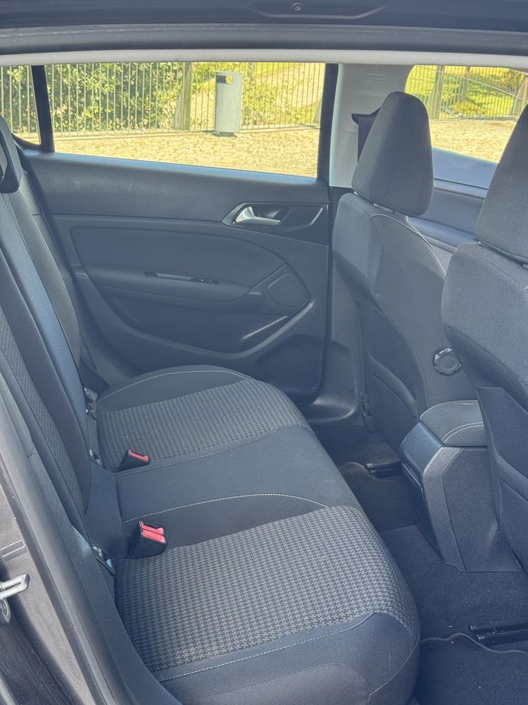 Peugeot 308 1.2 PureTech 130cv – Caixa Automática