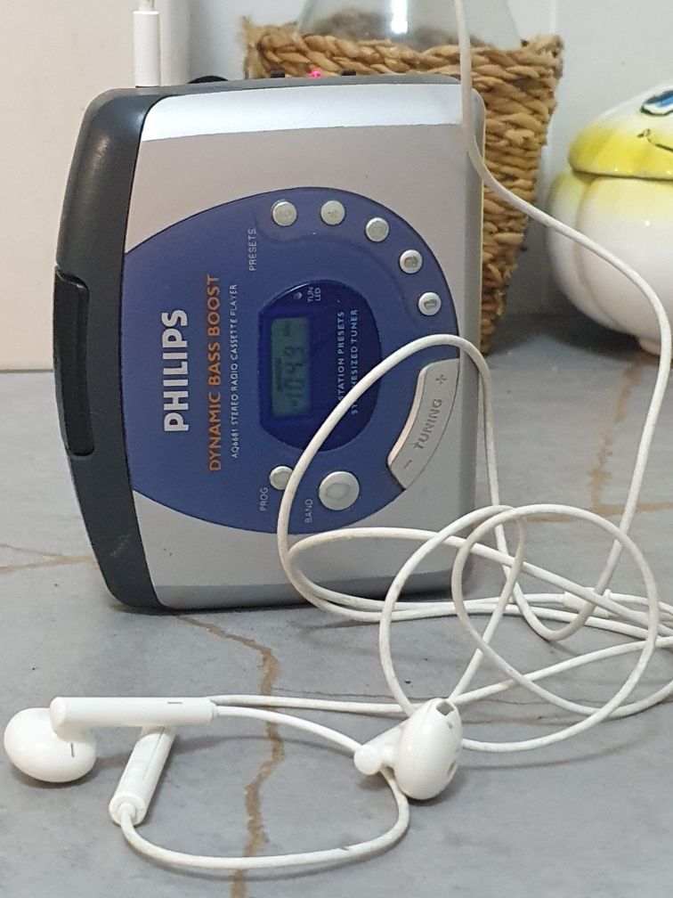 Odtwarzacz przenośny walkman Philips aq6681 z radiem