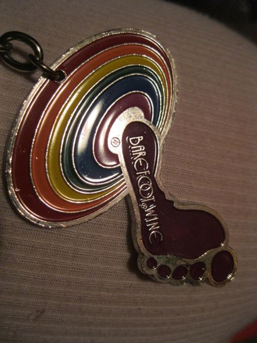 брелок для ключей barefoot wine металл вино сувенир key ring