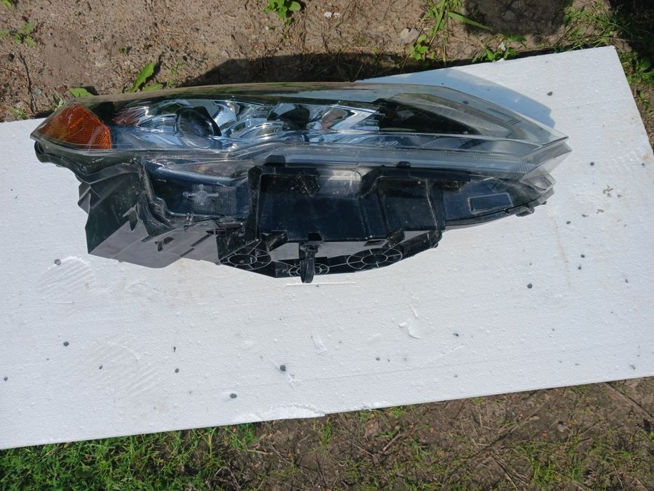 Nissan Rogue T32 2018r lampa prawa USA