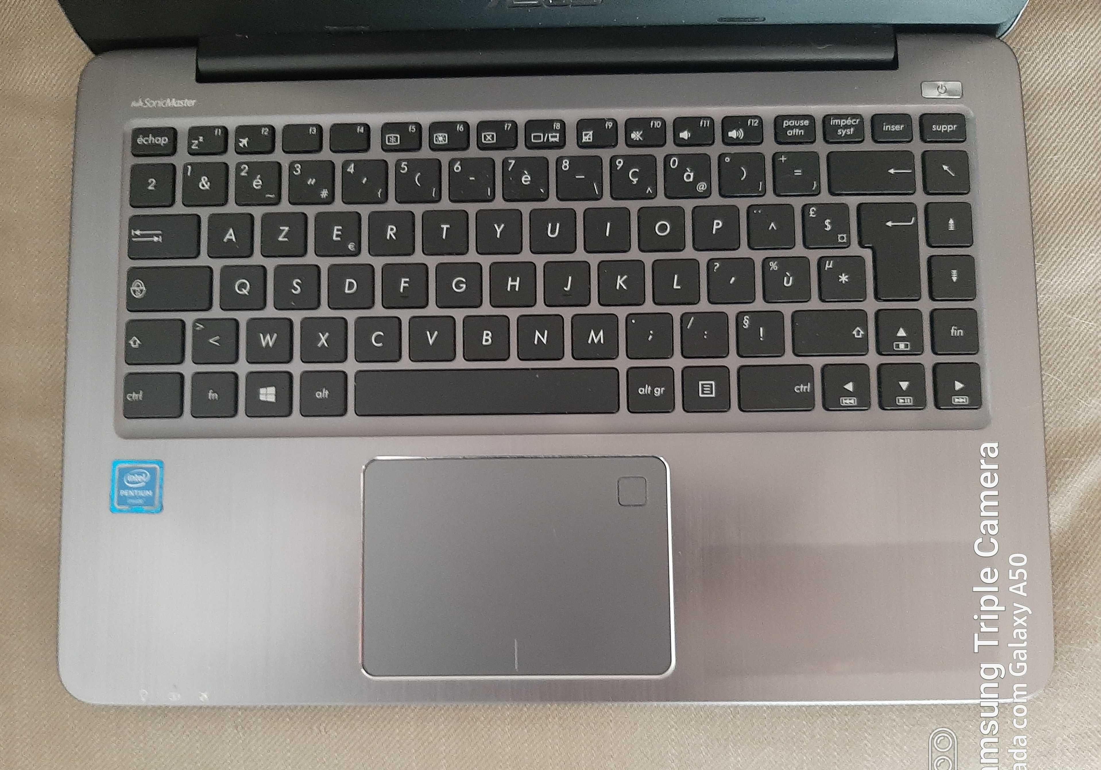 Asus E403N com Windows 11