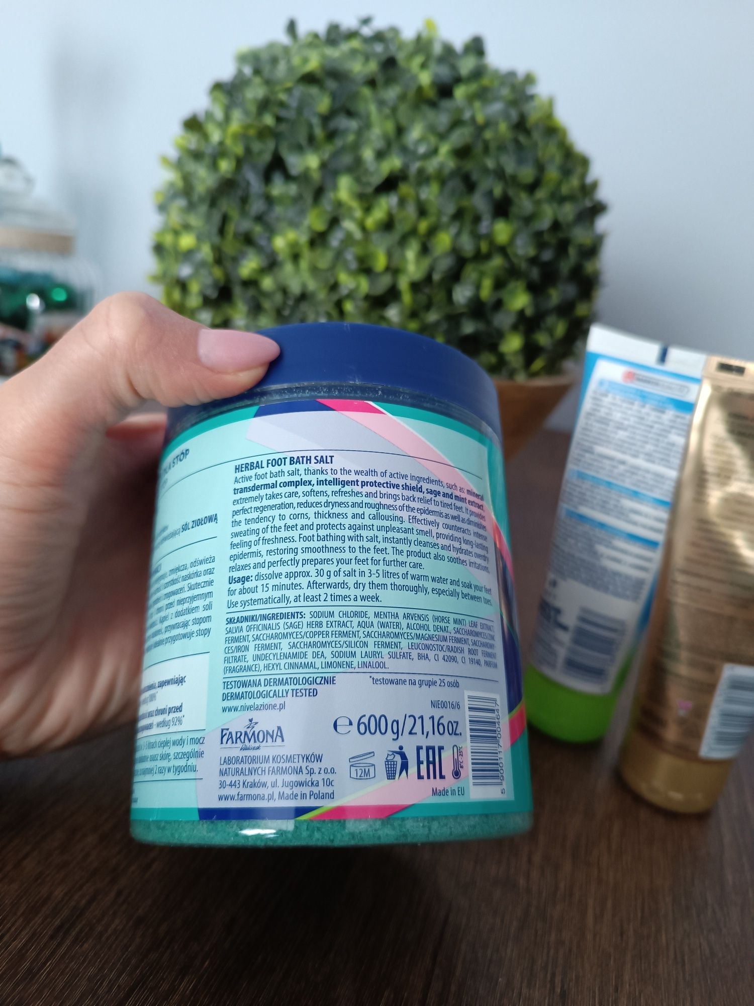 Sól do stóp Nivezione+Krem do stóp Eveline + peeling węglowy