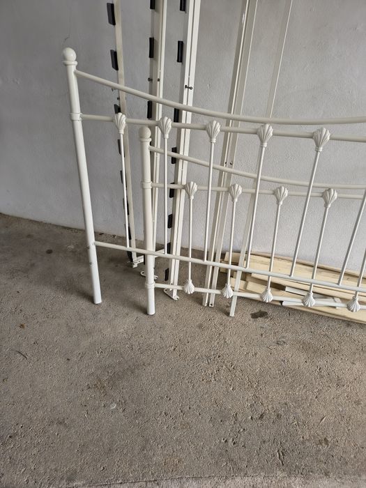 Cama de casal para desocupar