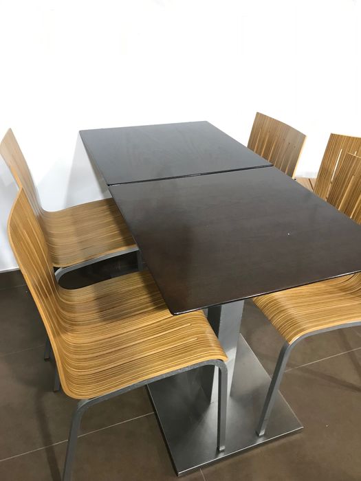 4 Mesas 8 cadeiras cafe/ pastelaria