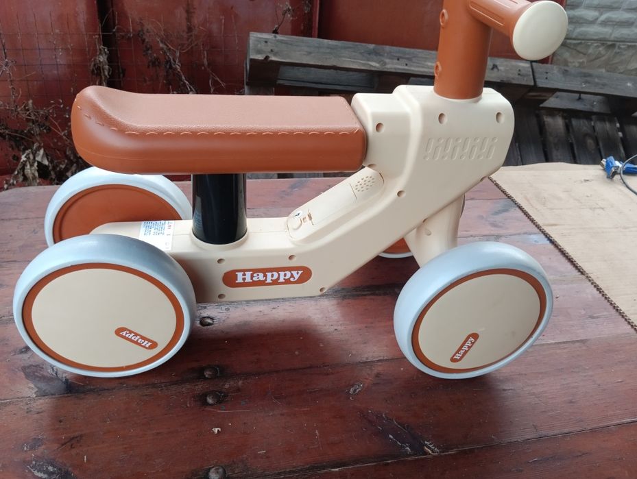 Беговел музыкальный.