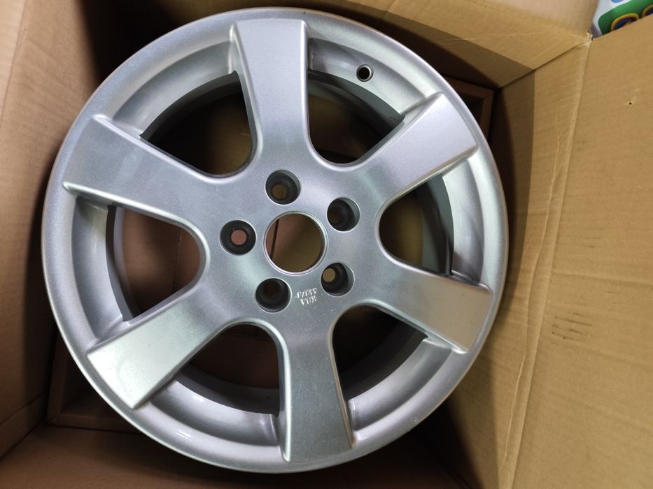 Felga aluminiowa Kia nowa R16