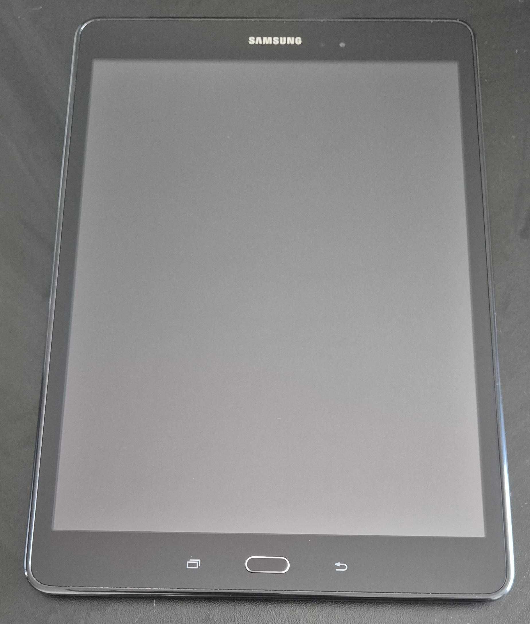 Tablet Samsung Galaxy TAB A SM-T555 w bardzo dobrym stanie 2GB/16GB