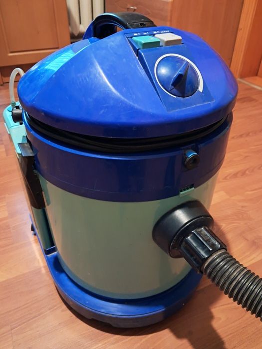 Пилосос PENTA DeLonghi 1500