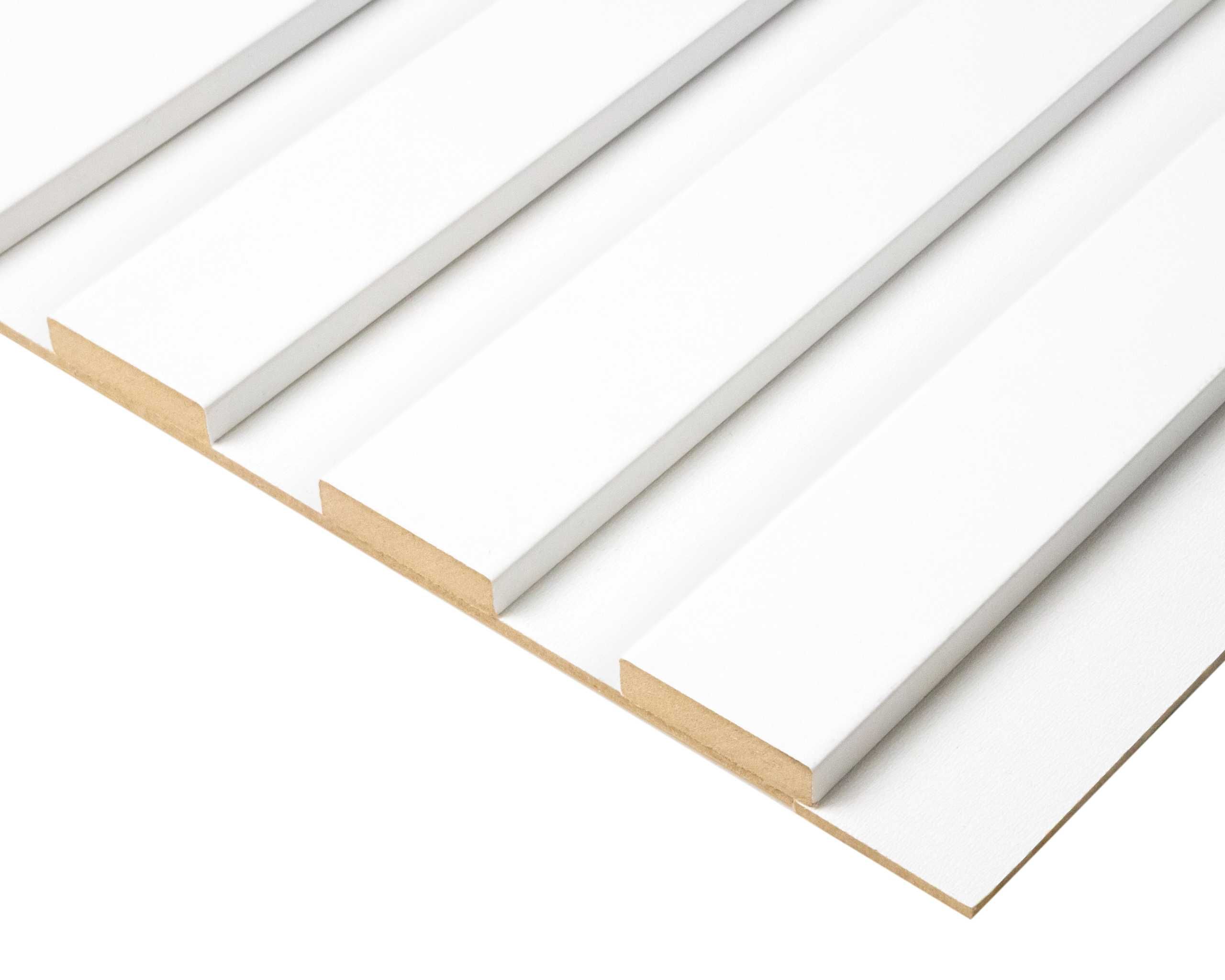 Lamele ścienne na białej płycie HDF - 275 cm x 59,5 cm - Dąb i inne