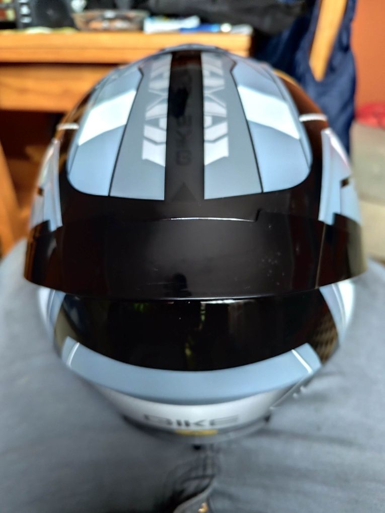 Capacete fechado novo