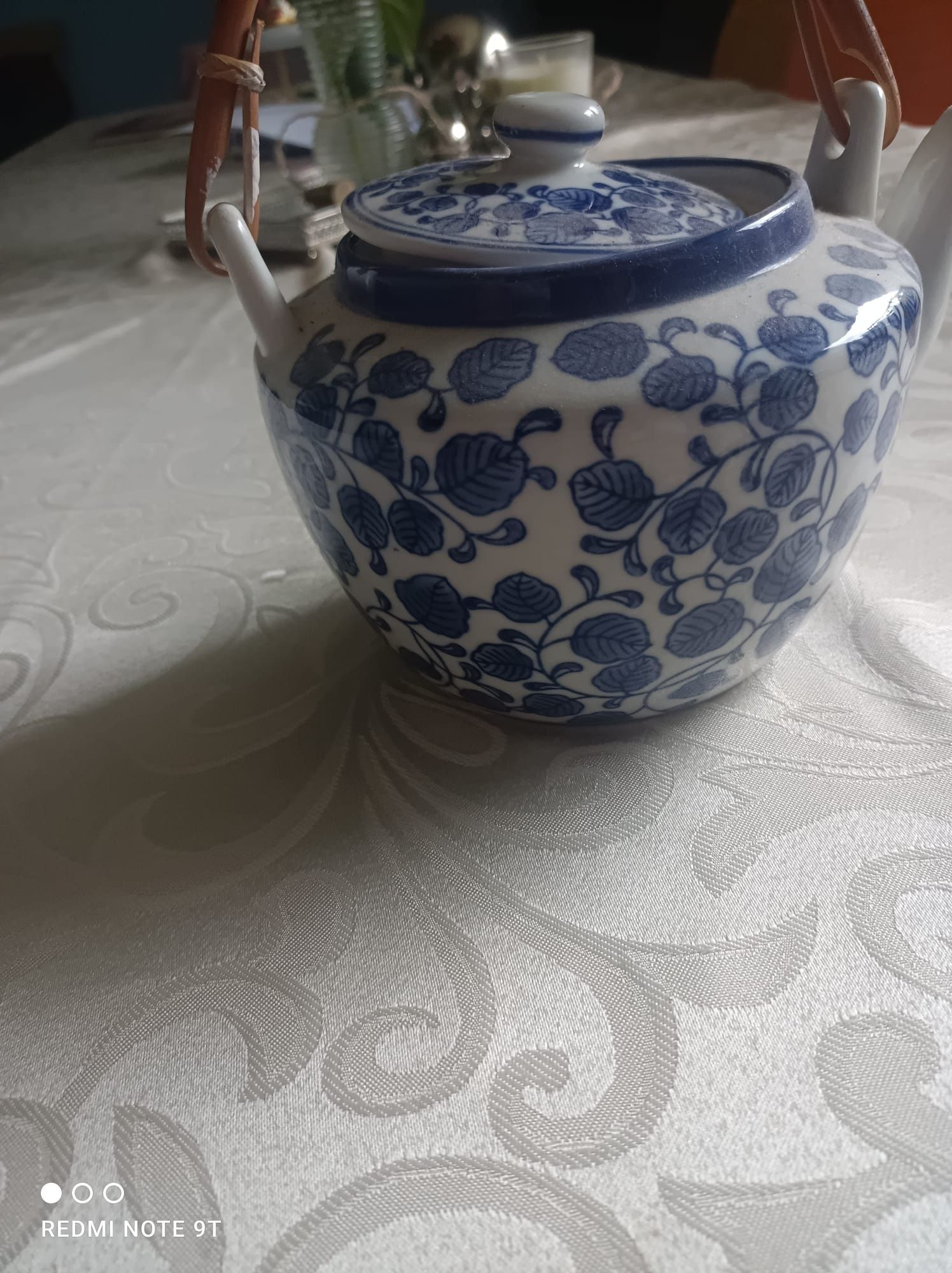 porcelanowy dzbanek pojemność 1litr