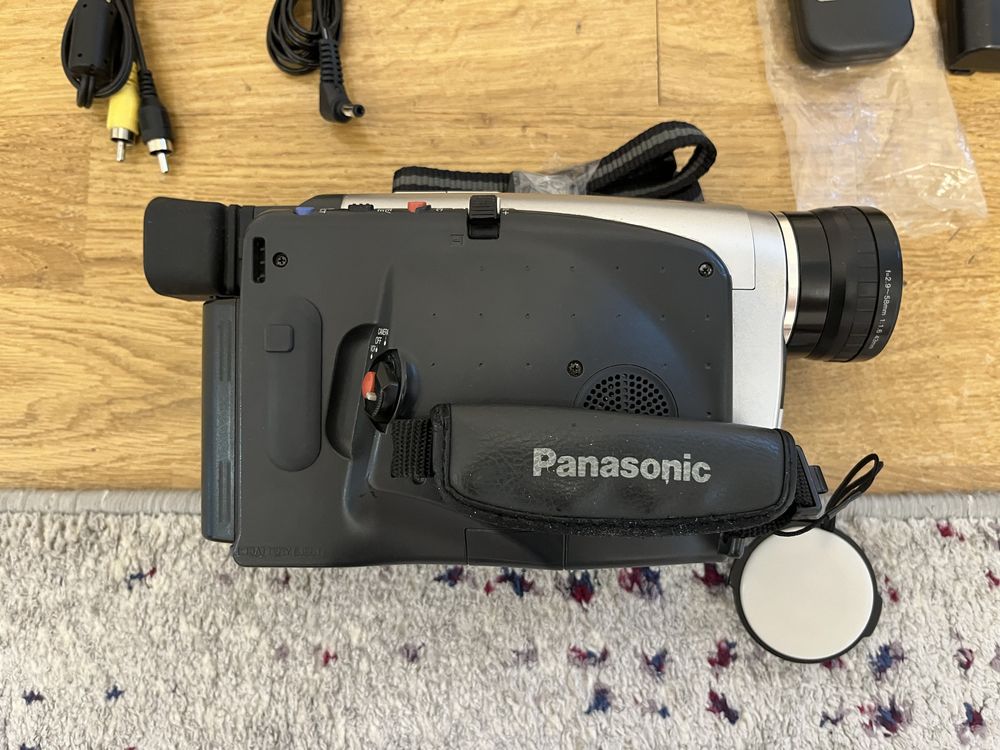 Видеокамера Panasonic NV-VZ1