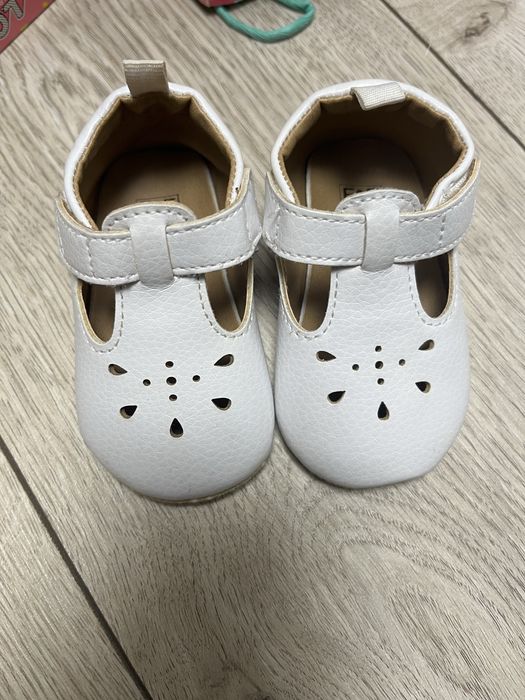 Туфельки f&f для дівчинки 3-6 міс
