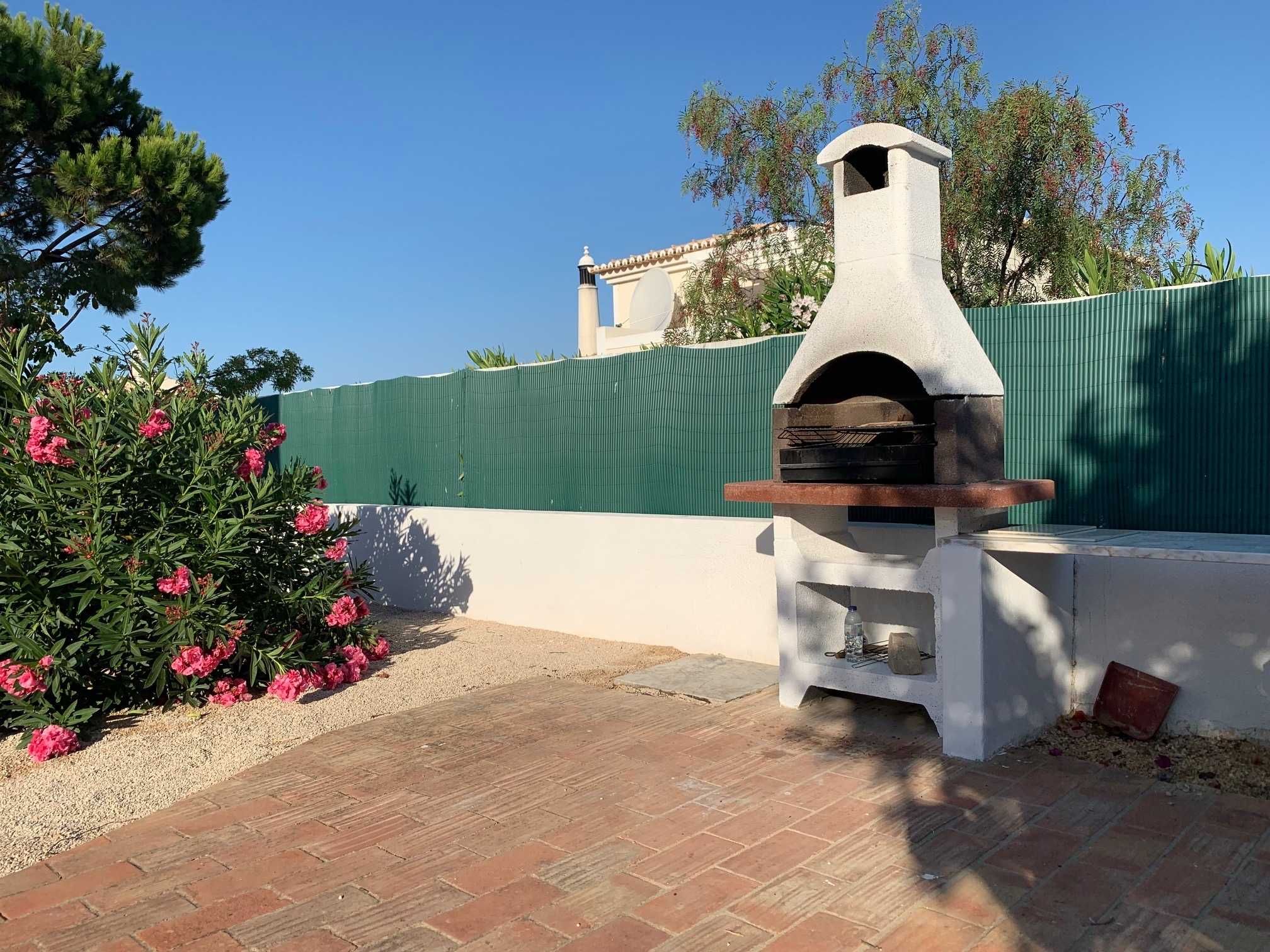 Férias Algarve V2 em pleno descanso no Carvoeiro · Ver semanas livres
