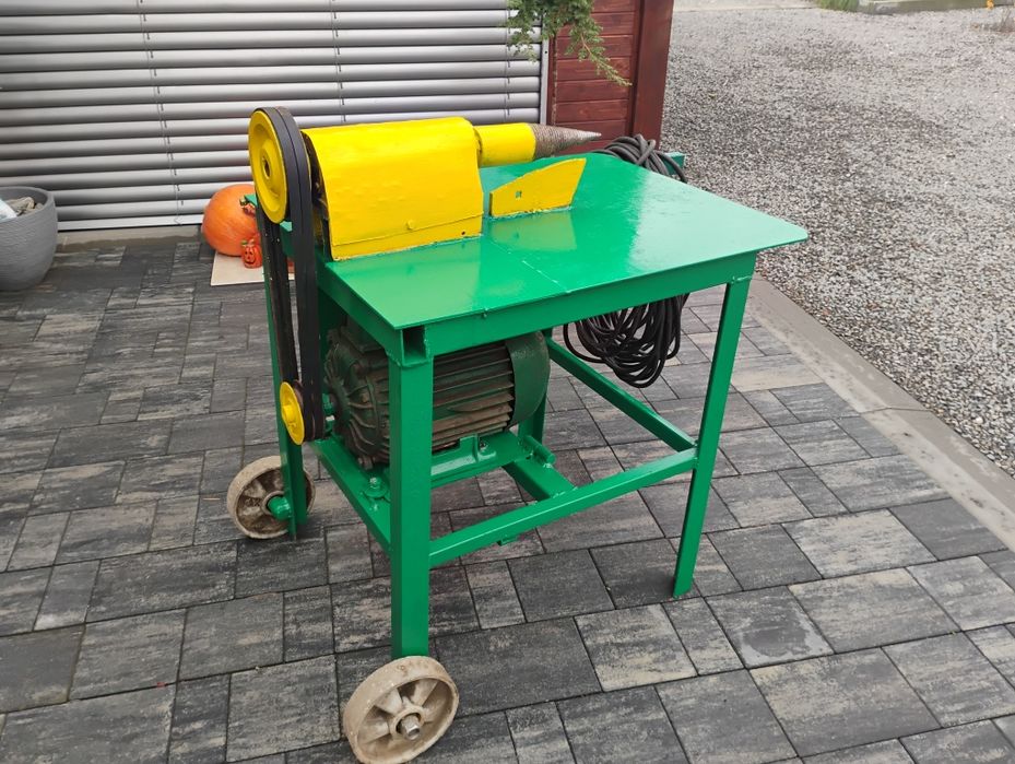 Świder łuparka rębak do drewna rozdrabniacz