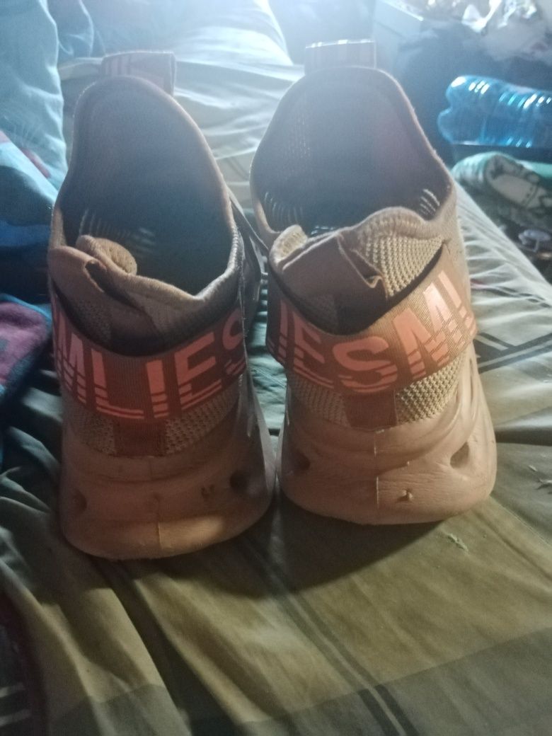Sprzedam buty sportowe