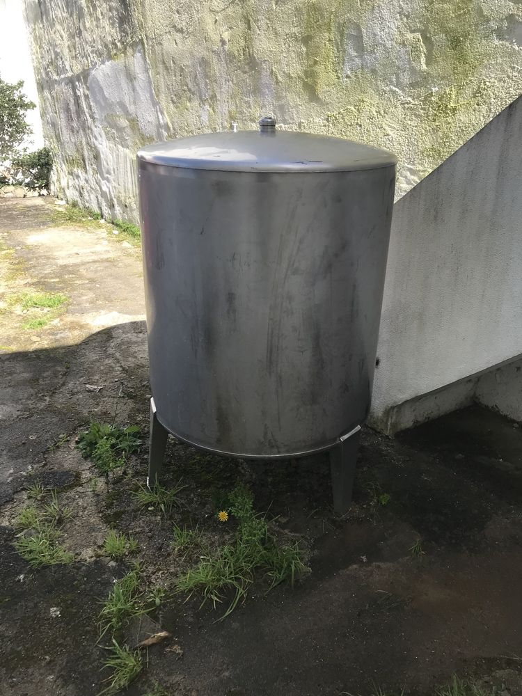 Cuba inox 550L semi-nova
