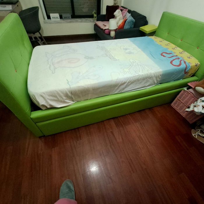 Cama para quarto rapariga