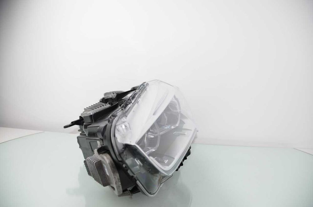 BMW X1 F48 2019 lewa lampa przednia