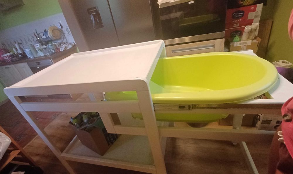 Przewijak z wanienka