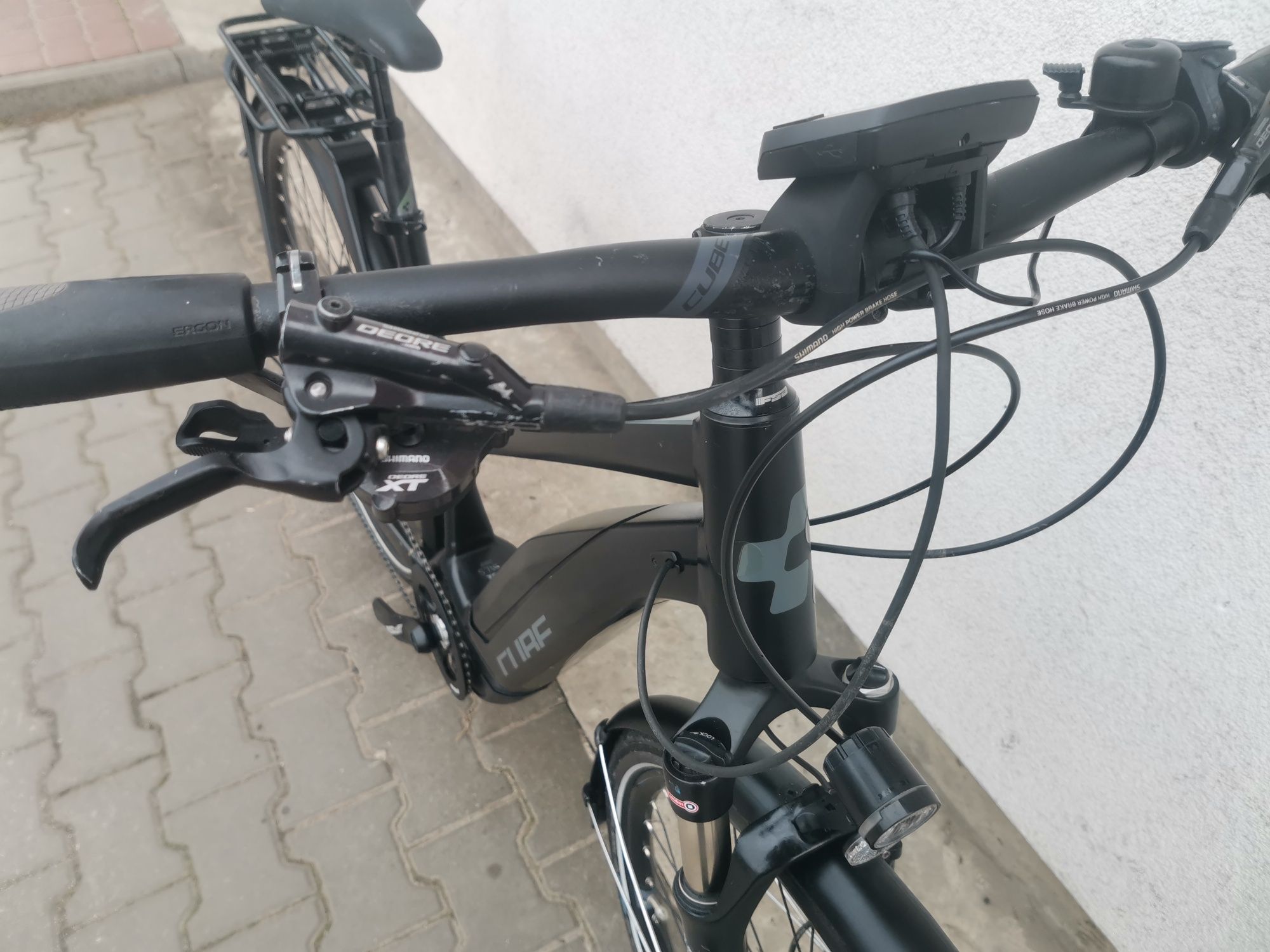 Електровелосипед Cube Touring 28 кол Bosch Shimano Deore Xt