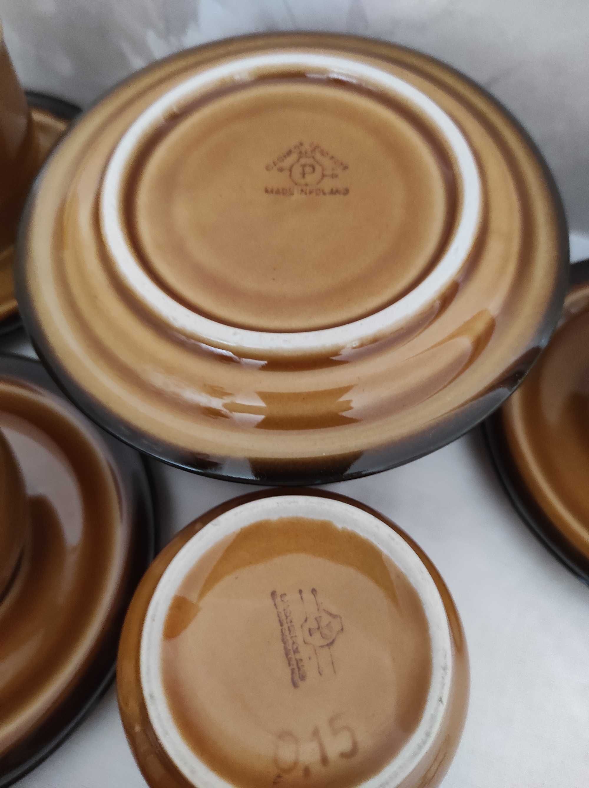 Filiżanki ze spodkami, porcelit Pruszków PRL