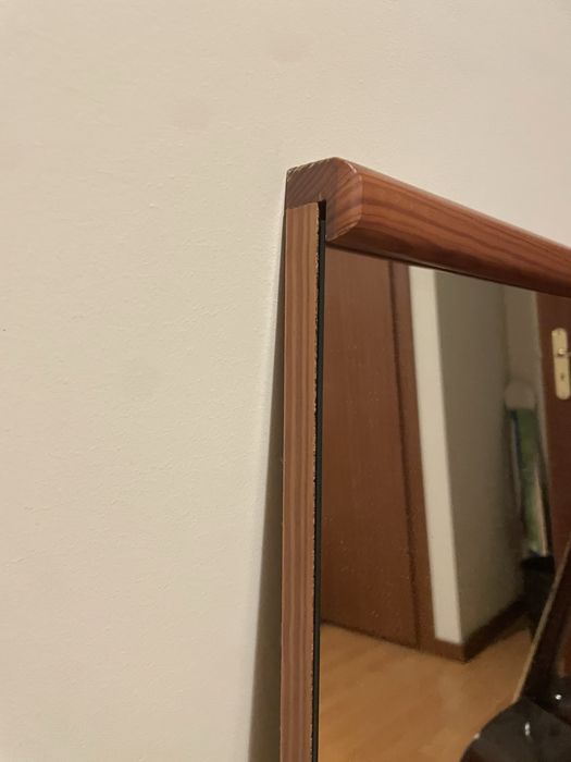 Espelho Pesado com Madeira