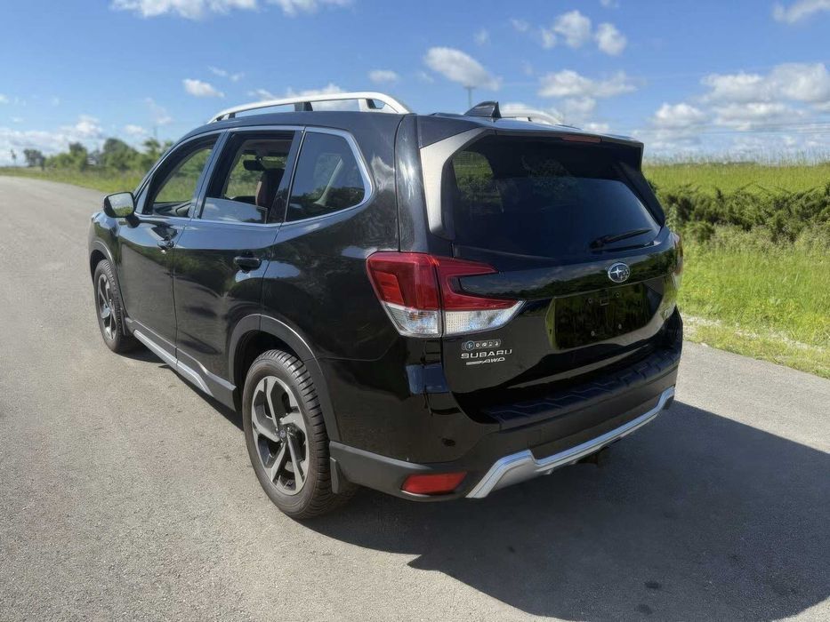 Subaru Forester Touring Crossover      2022