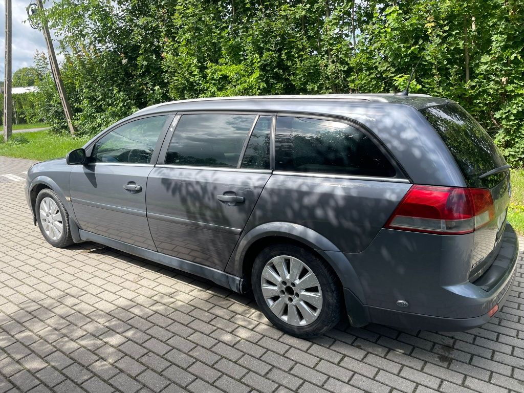 Opel vectra 1.9cdti 6biegow nowy przeglad