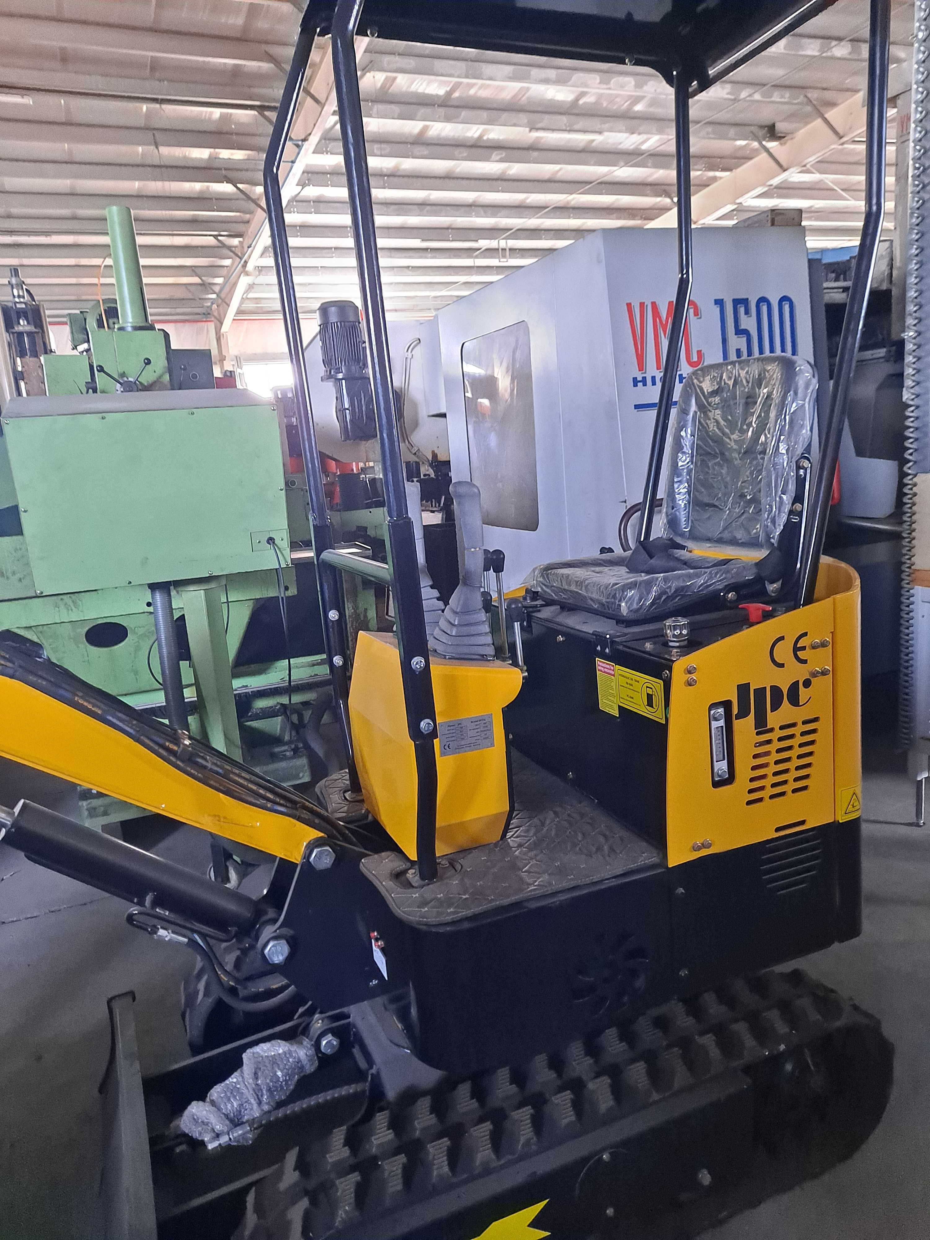 Escavadora Giratoria JPC HT12 Nova + Balde de Limpeza Baixa de Preço